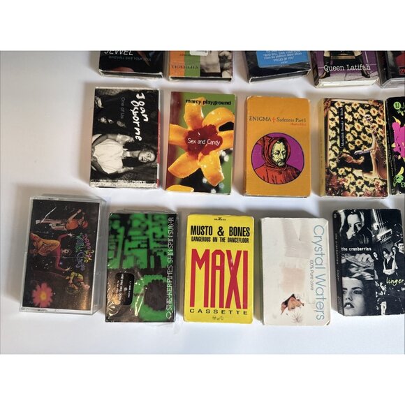 Vintage Cassette Tapes Lot of 41 Mixed Music 70s 80s Rock Pop with Carrying Case - Picture 5 of 13